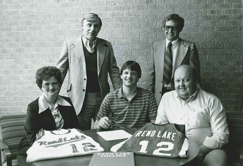82-83 basketball photos dean merder 3